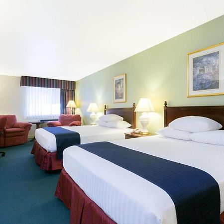 Hotel Super 8 By Wyndham Montpelier Exterior foto